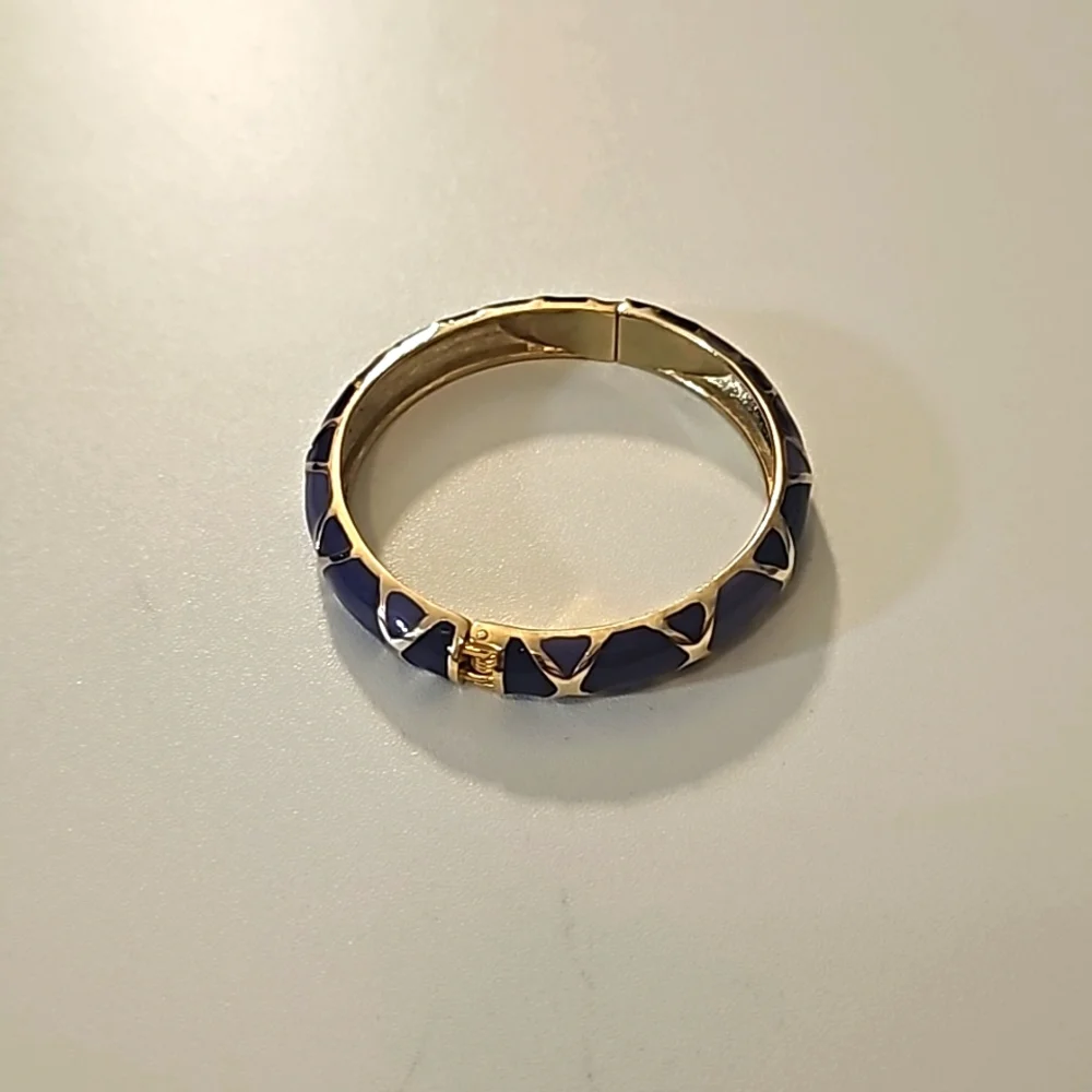 Vintage Gold Tone Enamel Cuff Clamper Bracelet.